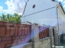 De vânzare: Casă primitoare cu 2 camere, curte și pivniț