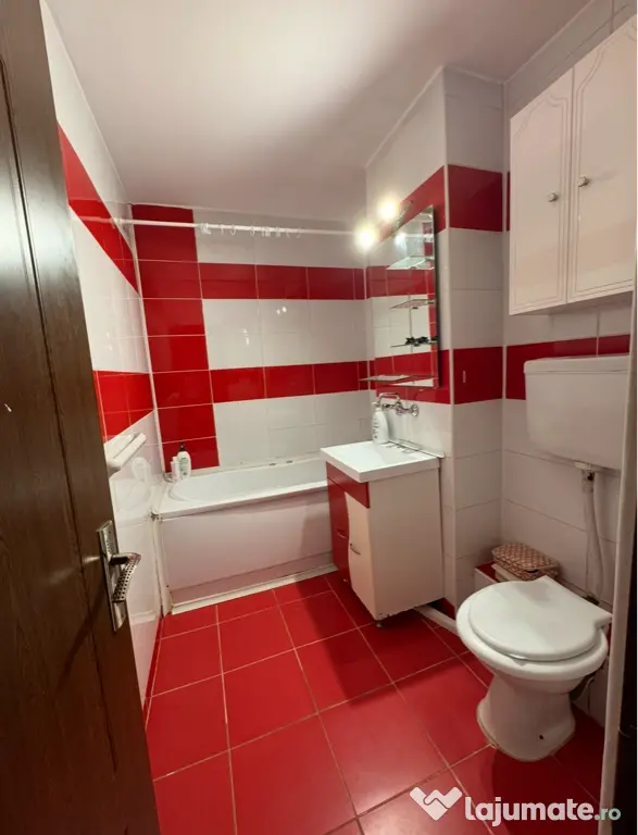 Închiriez apartament 2 camere str. Alexandru Vlăhuța