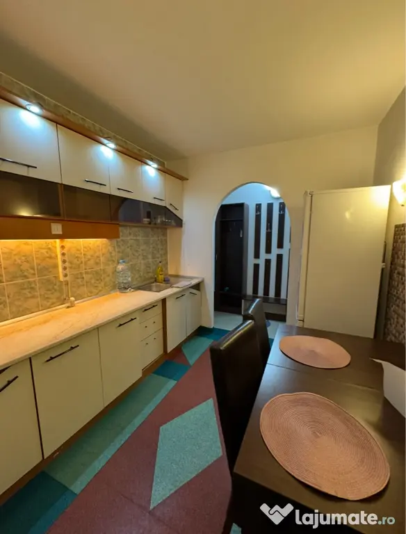 Închiriez apartament 2 camere str. Alexandru Vlăhuța