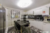 Proprietate cu 2 case si curte in Oarja, AG