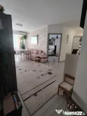 Apartament 3 camere semidecomandat zona Florilor
