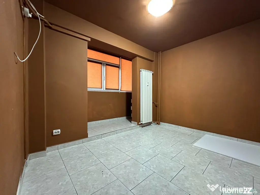 Spatiu comercial stradal, vad pietonal, parcare libera - Bucuresti (Bucuresti-Ilfov)