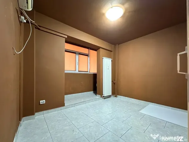 Spatiu comercial stradal, vad pietonal, parcare libera - Bucuresti (Bucuresti-Ilfov)