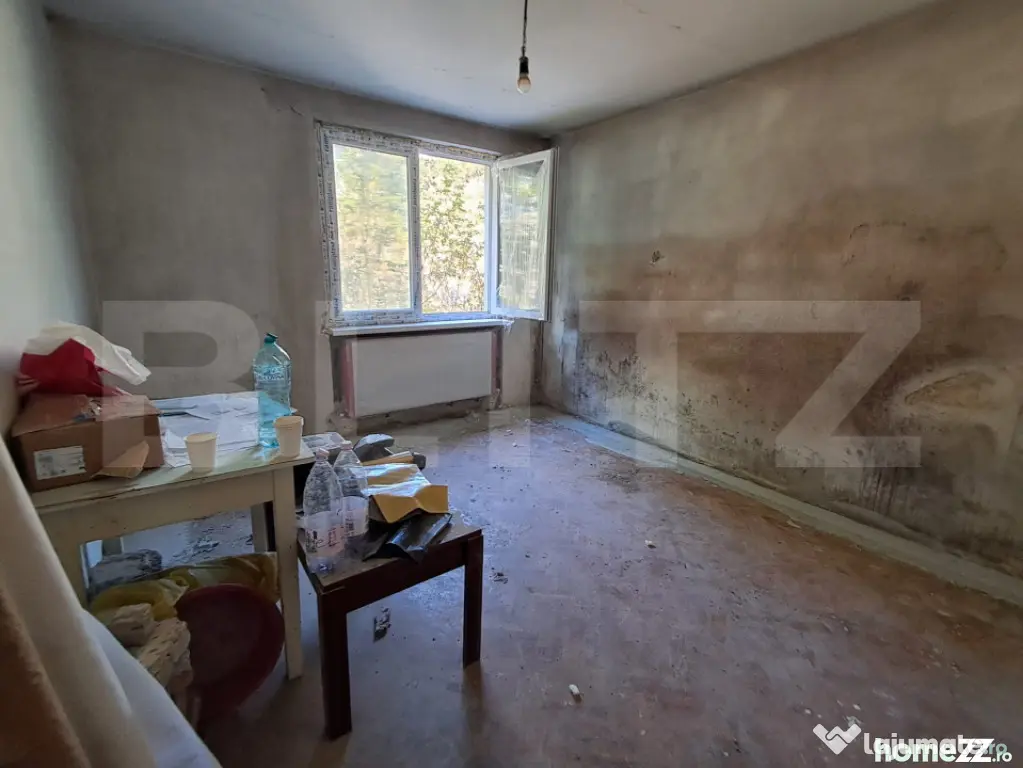 Apartament 2 camere, 52 mp, balcon, renovări esențiale, Mu - Targu Mures (Mures)