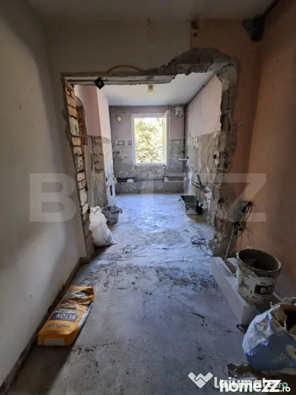Apartament 2 camere, 52 mp, balcon, renovări esențiale, Mu - Targu Mures (Mures)