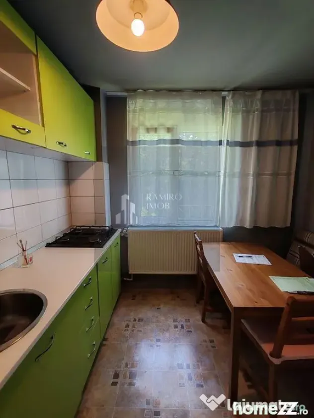 Apartament 3 camere, Brancoveanu/ Covasna, renovat, mobil... - Bucuresti (Bucuresti-Ilfov)