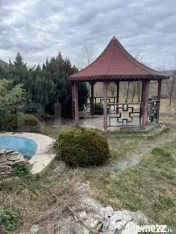 Casă de vânzare cu teren generos de 1.800 mp – Hășdate 