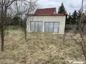 Casă de vânzare cu teren generos de 1.800 mp – Hășdate 