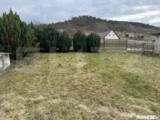 Casă de vânzare cu teren generos de 1.800 mp – Hășdate 