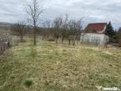 Casă de vânzare cu teren generos de 1.800 mp – Hășdate 