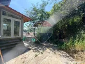 Casă spațioasă, complet renovată la interior, 4 camere, 2 băi 