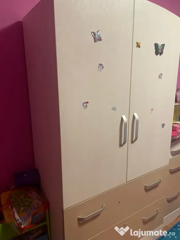 Dulap cu sertare