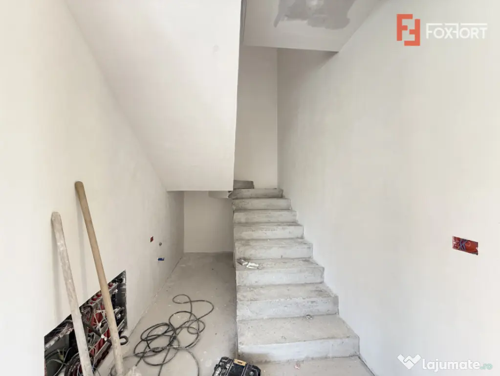 Duplex cu 5 camere, 117 mp utili si 348 mp teren, de vanzare - Sacalaz (Timis)