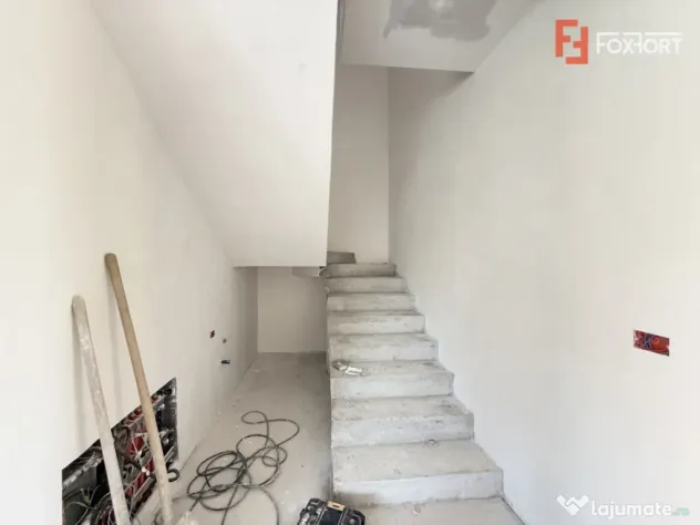 Duplex cu 5 camere, 117 mp utili si 348 mp teren, de vanzare - Sacalaz (Timis)