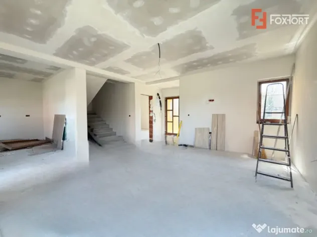 Duplex cu 5 camere, 117 mp utili si 348 mp teren, de vanzare - Sacalaz (Timis)