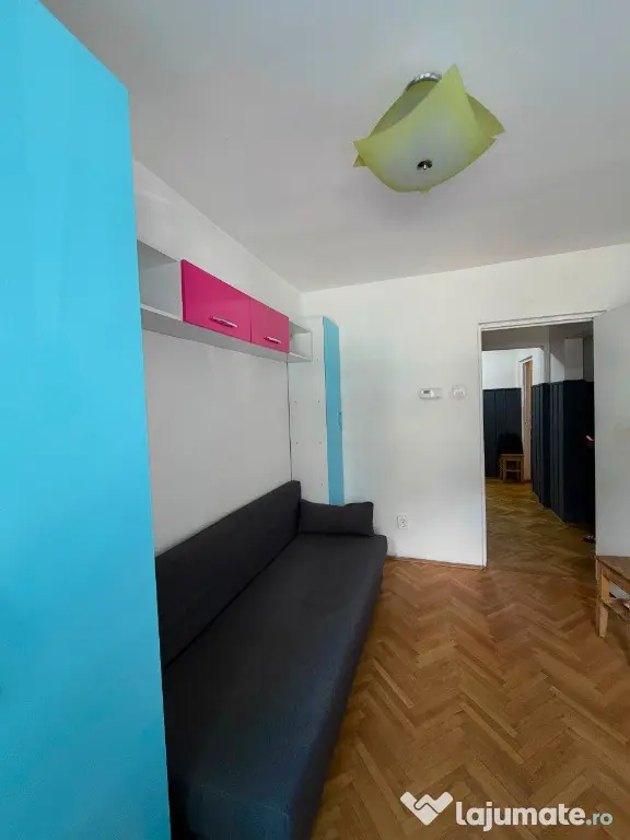 Inchiriez apartament cu 3 camere situat in cartierul Manastur - Cluj-Napoca (Cluj)