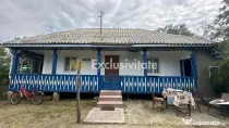 Casă bătrânească și teren generos 1172 mp, Pădureți (25 km de Pitești)