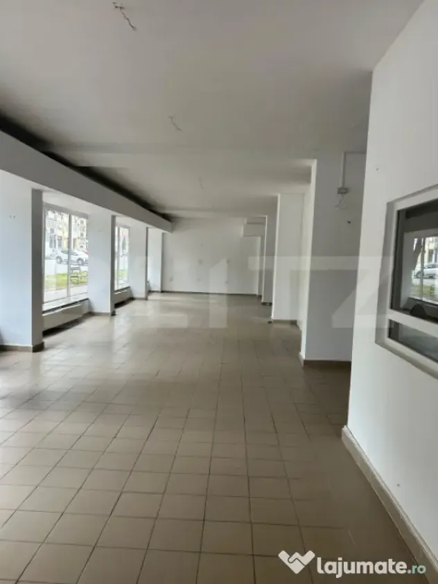 Spațiu comercial de 133 mp utili pe bulevard, cu vad comerc - Zalau (Salaj)