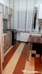 Apartament o camera de vanzare in zona Sagului