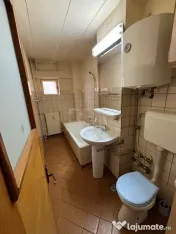 3 camere Decebal decomandat, an 1988, 78 mp 
