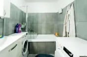 Apartament 3 camere, 2 balcoane, 73 mp suprafata totala, str 