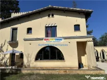 Vila stil florentin pe malul lacului,teren4500mp iesire la l