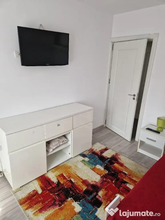 ÎNCHIRIEZ APT. 3 CAMERE – ETAJ 2 | CENTRALĂ PROPRIE | COMPLET UTILAT - Ramnicu Valcea (Valcea)