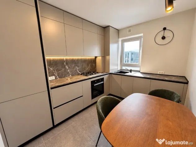 Tractorul-Coresi/Kasper apartament 2 camare mobilat si utilat ,parcare - Brasov (Brasov)