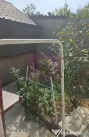 Casa, 5 camere si curte, locatie centrala in Pantelimon, Ilfov 
