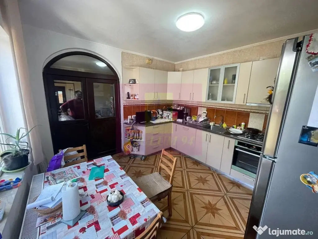 Casa, 5 camere si curte, locatie centrala in Pantelimon, Ilfov - Pantelimon (Bucuresti-Ilfov)