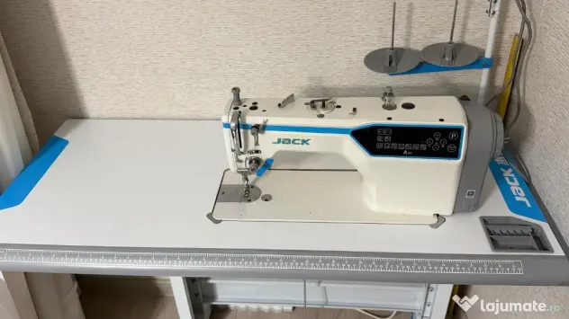 Vând mașină de cusut industriala liniară JACK-A4E