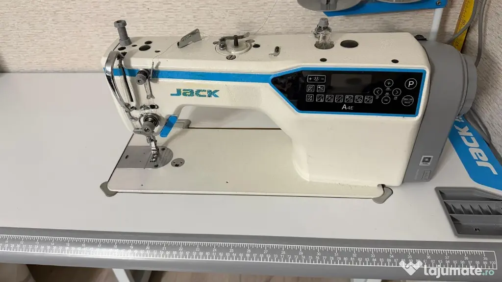 Vând mașină de cusut industriala liniară JACK-A4E