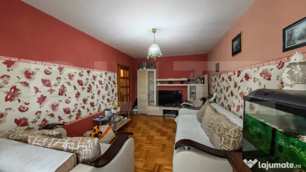 Apartament 3 camere de vanzare, 58 mp, zona Nufarul - Oradea (Bihor)