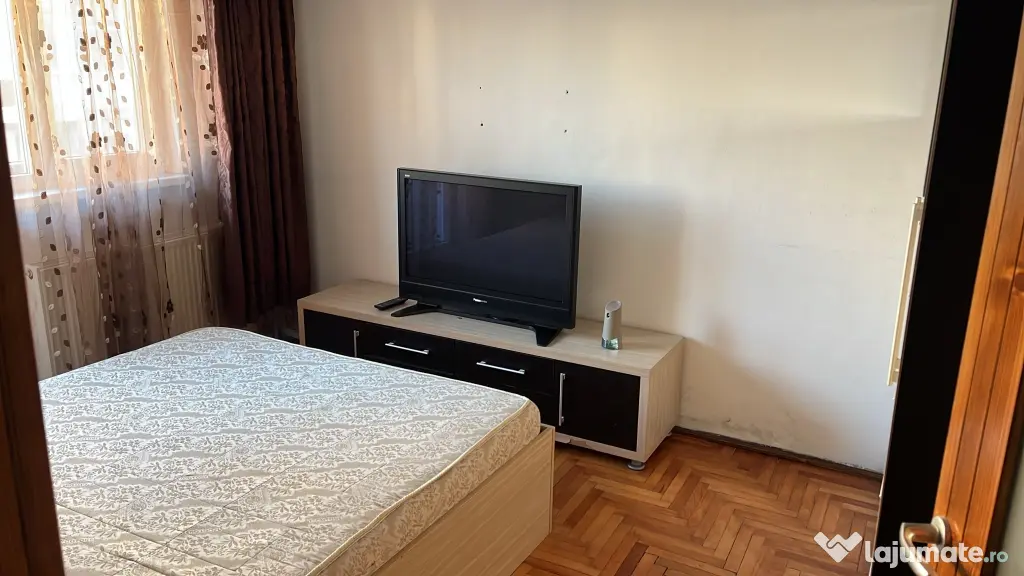 Inchiriez apartament 3 camere