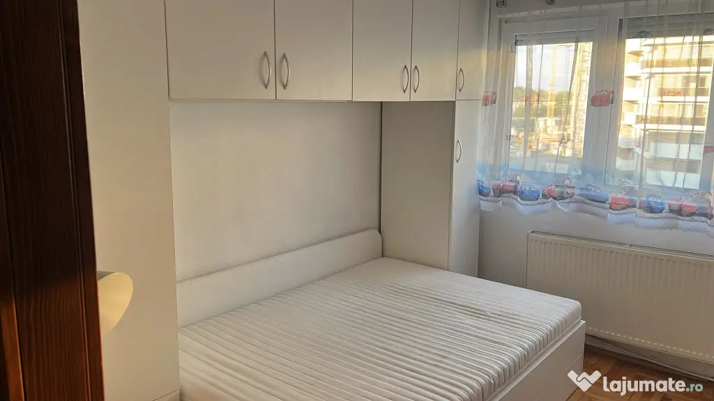 Inchiriez apartament 3 camere
