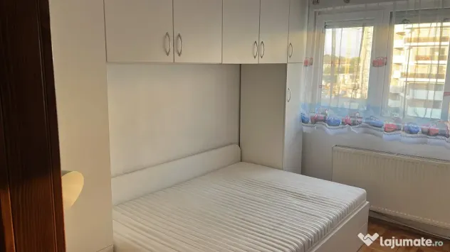 Inchiriez apartament 3 camere
