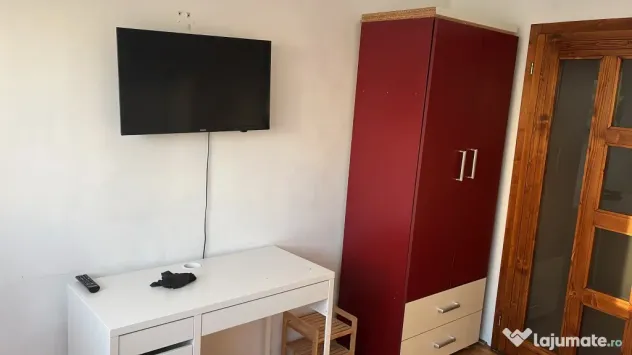 Inchiriez apartament 3 camere