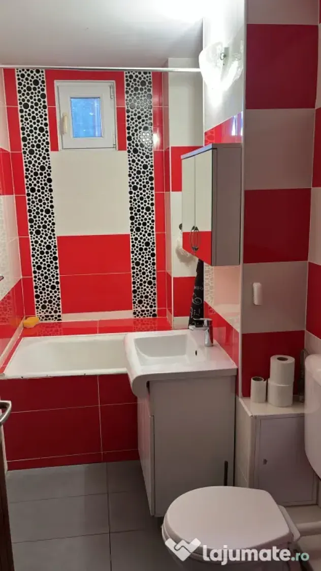 Inchiriez apartament 3 camere