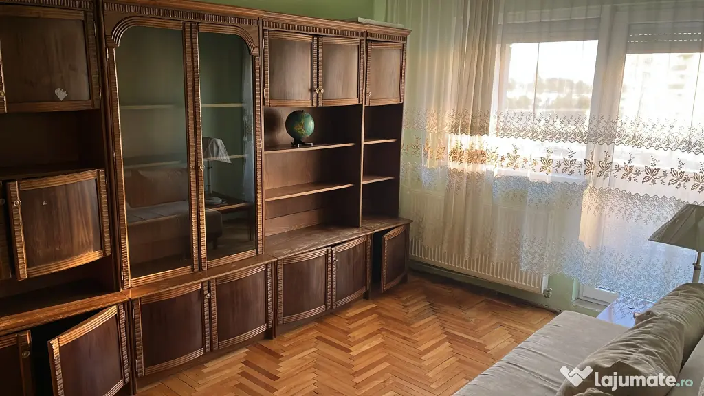 Inchiriez apartament 3 camere