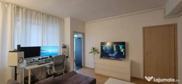 Vanzare apartament 2 camere Damaroaia
