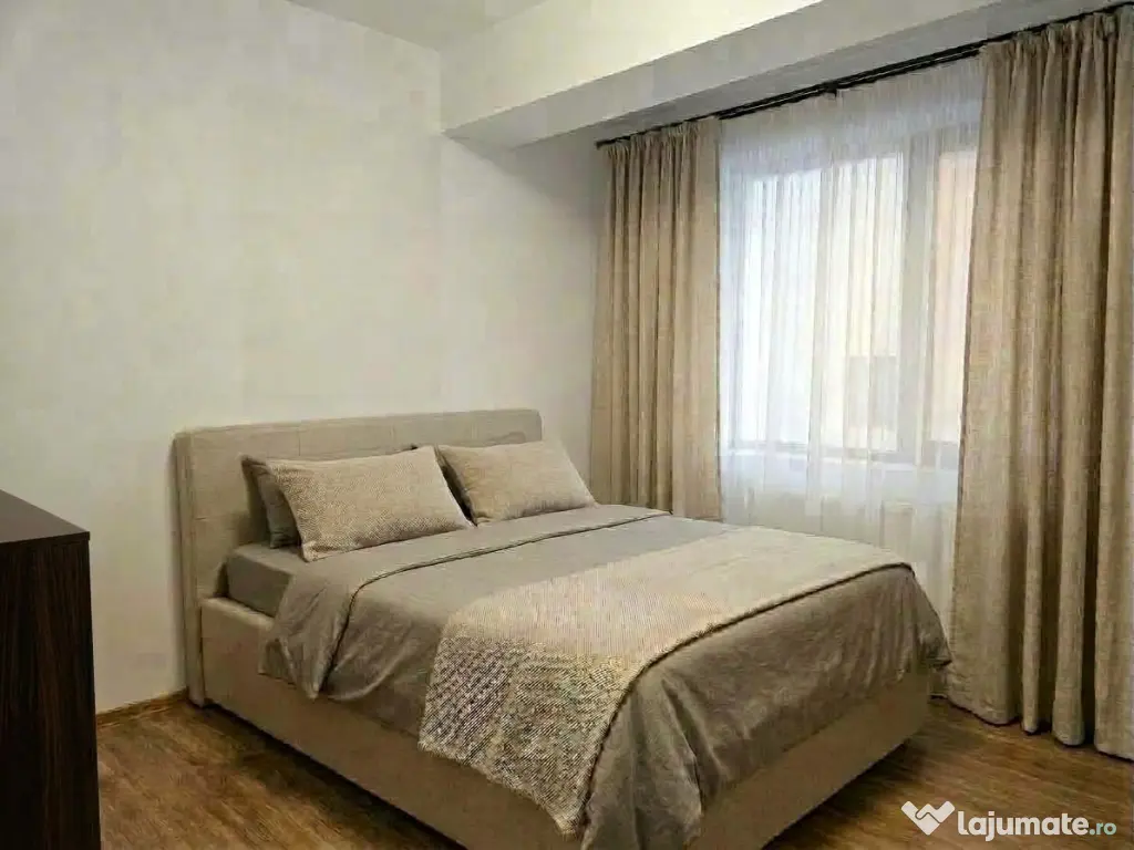 Vanzare apartament 2 camere Damaroaia