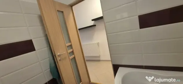 Vanzare apartament 2 camere Damaroaia
