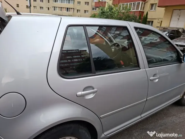 Vând Golf 4 6700 RON