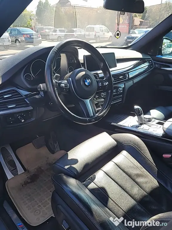 Vând BMW X5 2018 Plug-in Hybrid xDrive Pachet M Trapă Tablete spate Soft Close