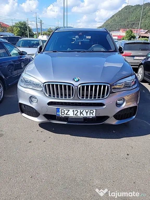 Vând BMW X5 2018 Plug-in Hybrid xDrive Pachet M Trapă Tablete spate Soft Close