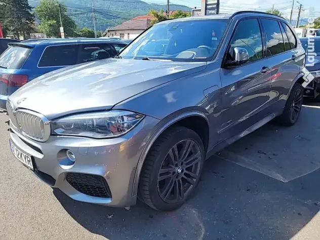 Vând BMW X5 2018 Plug-in Hybrid xDrive Pachet M Trapă Tablete spate Soft Close