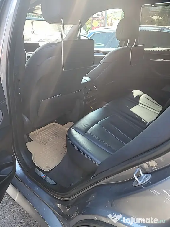Vând BMW X5 2018 Plug-in Hybrid xDrive Pachet M Trapă Tablete spate Soft Close
