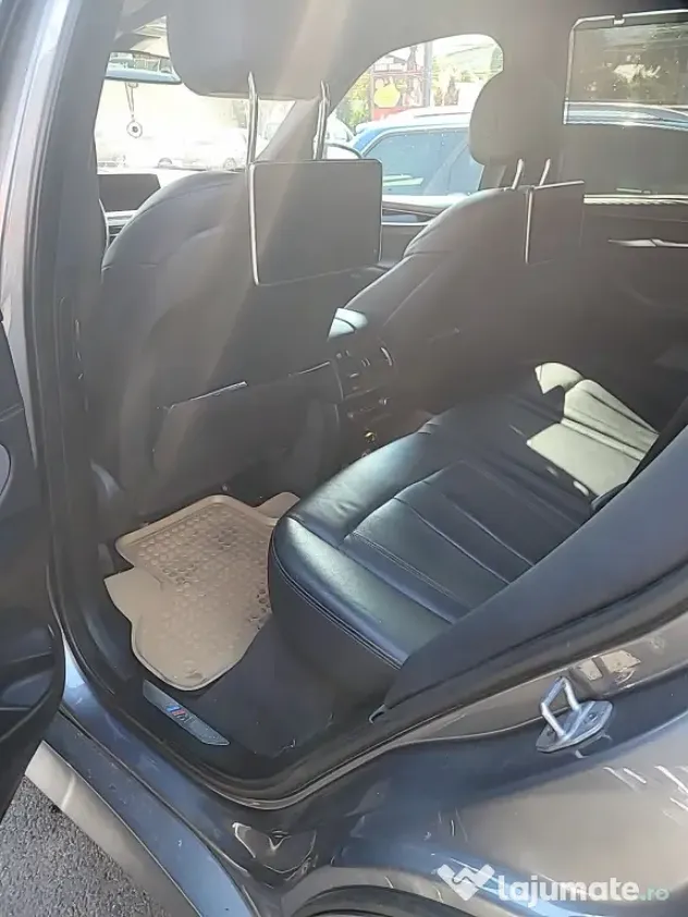 Vând BMW X5 2018 Plug-in Hybrid xDrive Pachet M Trapă Tablete spate Soft Close