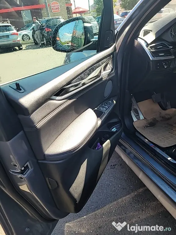 Vând BMW X5 2018 Plug-in Hybrid xDrive Pachet M Trapă Tablete spate Soft Close