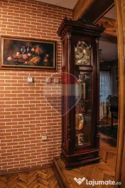 Casă / Vilă cu 7 camere de vânzare 